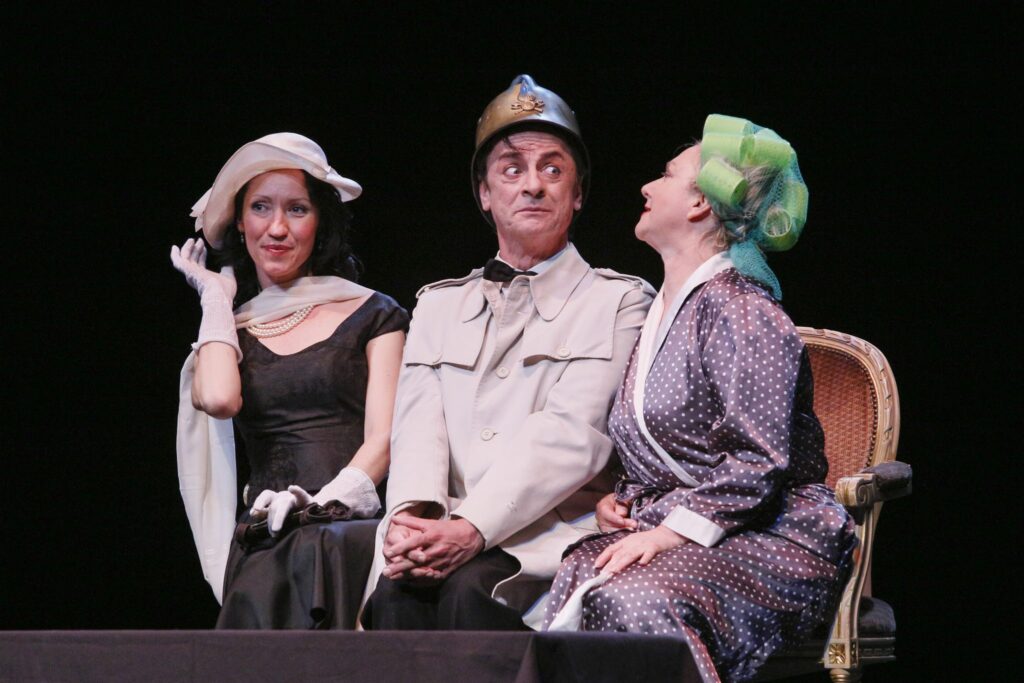 teatrodelledieci_produzioni_cantatrice_calva_2